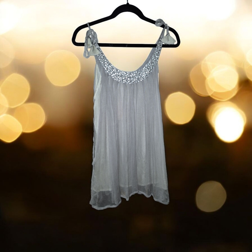 Elegant White Sleeveless Blouse